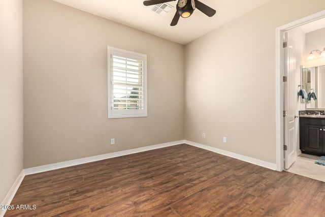 1566 E AQUARIUS Place, Chandler, AZ 85249