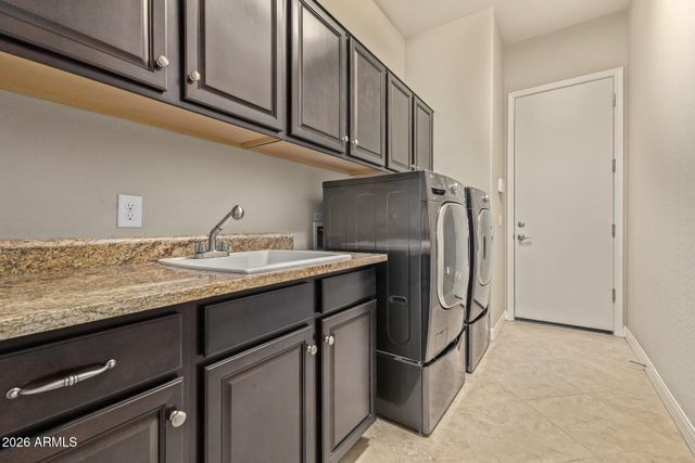 1566 E AQUARIUS Place, Chandler, AZ 85249