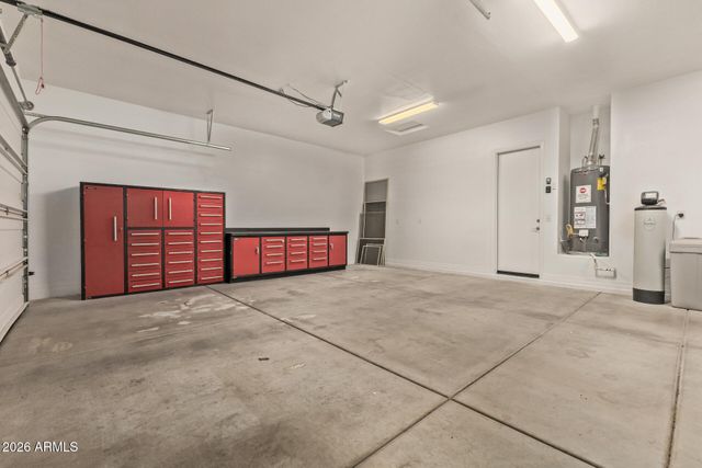 1566 E AQUARIUS Place, Chandler, AZ 85249