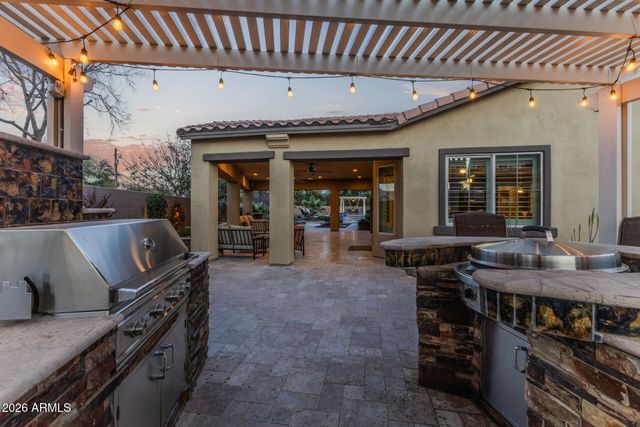 1566 E AQUARIUS Place, Chandler, AZ 85249