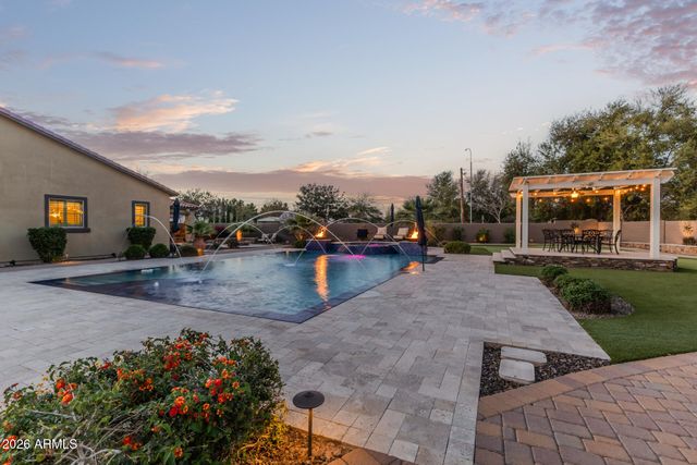 1566 E AQUARIUS Place, Chandler, AZ 85249