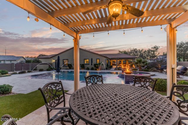 1566 E AQUARIUS Place, Chandler, AZ 85249