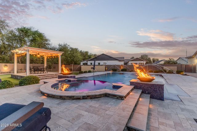 1566 E AQUARIUS Place, Chandler, AZ 85249