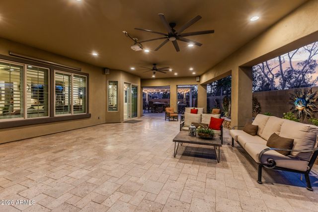 1566 E AQUARIUS Place, Chandler, AZ 85249