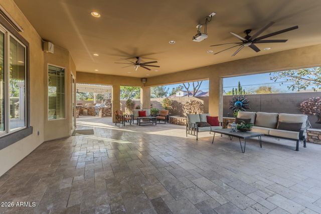 1566 E AQUARIUS Place, Chandler, AZ 85249