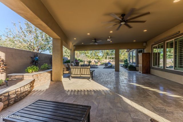 1566 E AQUARIUS Place, Chandler, AZ 85249