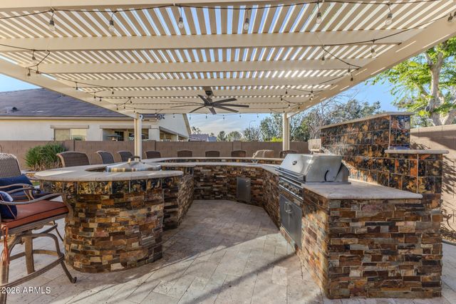 1566 E AQUARIUS Place, Chandler, AZ 85249