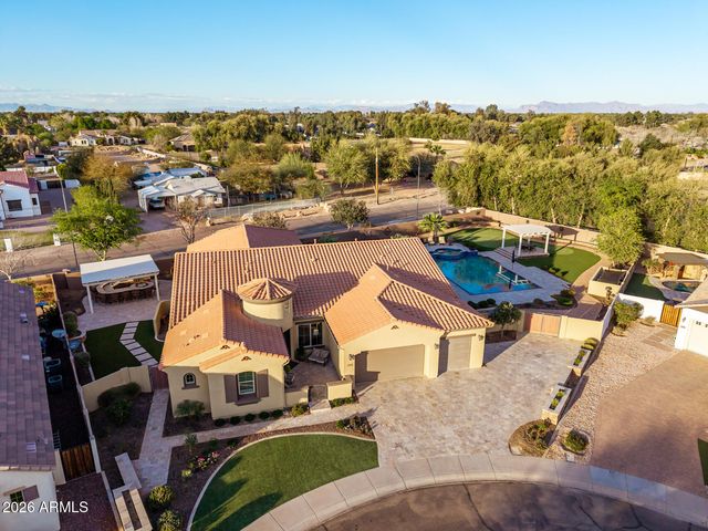 1566 E AQUARIUS Place, Chandler, AZ 85249