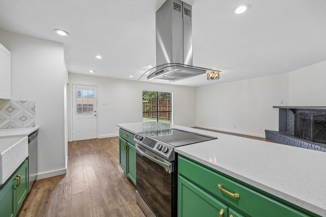 304 Long Canyon Drive, Mesquite, TX 75150