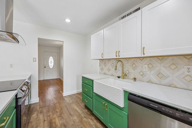 304 Long Canyon Drive, Mesquite, TX 75150