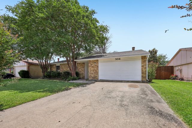 304 Long Canyon Drive, Mesquite, TX 75150
