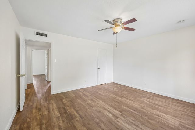 304 Long Canyon Drive, Mesquite, TX 75150