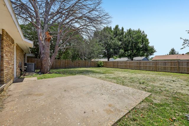 304 Long Canyon Drive, Mesquite, TX 75150