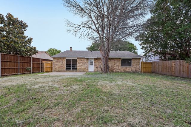 304 Long Canyon Drive, Mesquite, TX 75150