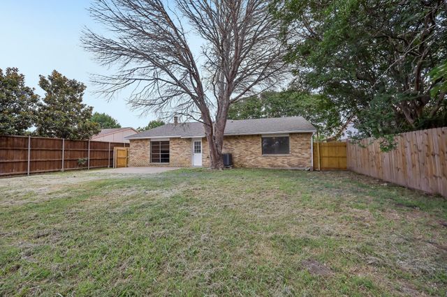 304 Long Canyon Drive, Mesquite, TX 75150