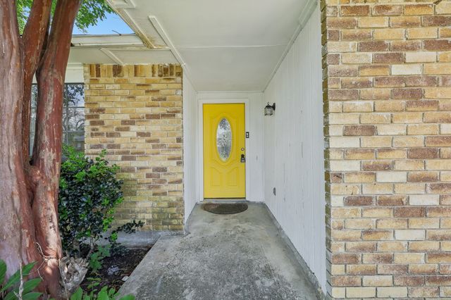 304 Long Canyon Drive, Mesquite, TX 75150