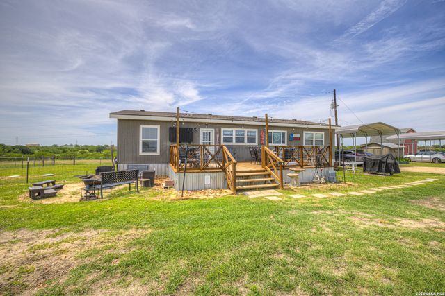 2007 LEISSNER SCHOOL RD, Seguin, TX 78155