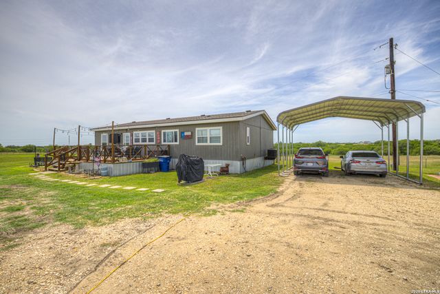 2007 LEISSNER SCHOOL RD, Seguin, TX 78155
