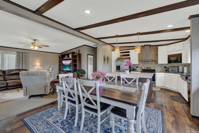 2007 LEISSNER SCHOOL RD, Seguin, TX 78155