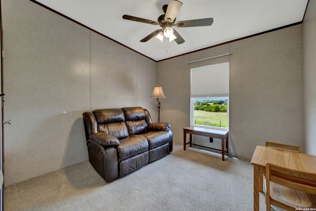 2007 LEISSNER SCHOOL RD, Seguin, TX 78155