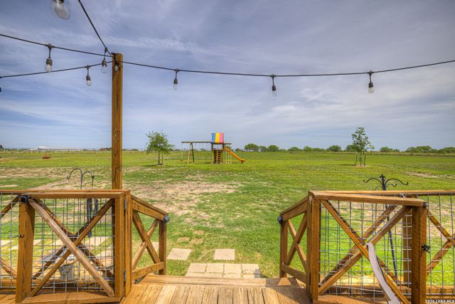 2007 LEISSNER SCHOOL RD, Seguin, TX 78155