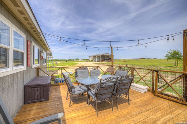 2007 LEISSNER SCHOOL RD, Seguin, TX 78155