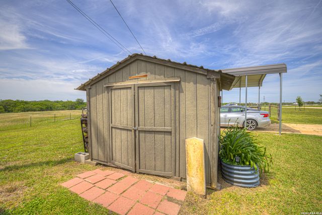 2007 LEISSNER SCHOOL RD, Seguin, TX 78155