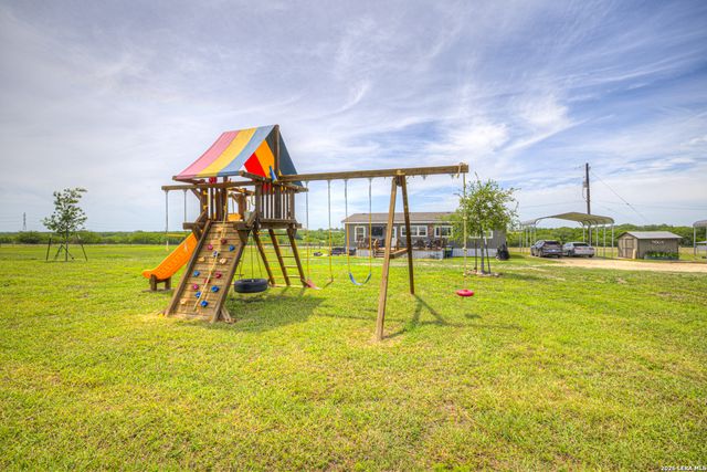 2007 LEISSNER SCHOOL RD, Seguin, TX 78155