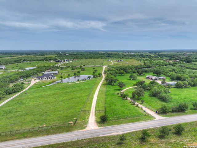 2007 LEISSNER SCHOOL RD, Seguin, TX 78155