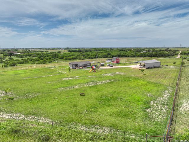 2007 LEISSNER SCHOOL RD, Seguin, TX 78155