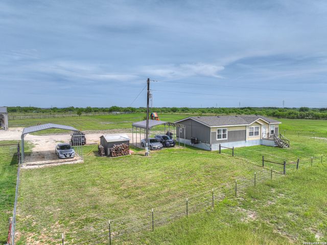 2007 LEISSNER SCHOOL RD, Seguin, TX 78155