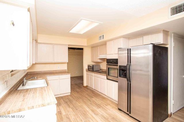 7550 E 38th Street, Tucson, AZ 85730