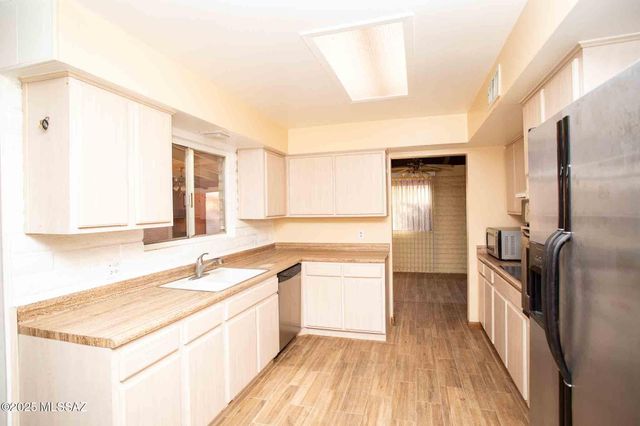 7550 E 38th Street, Tucson, AZ 85730