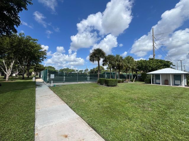 897 Flanders S 897, Delray Beach, FL 33484