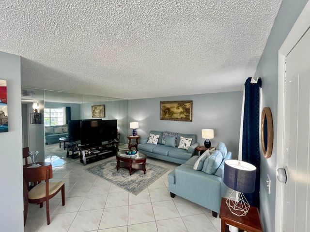 897 Flanders S 897, Delray Beach, FL 33484