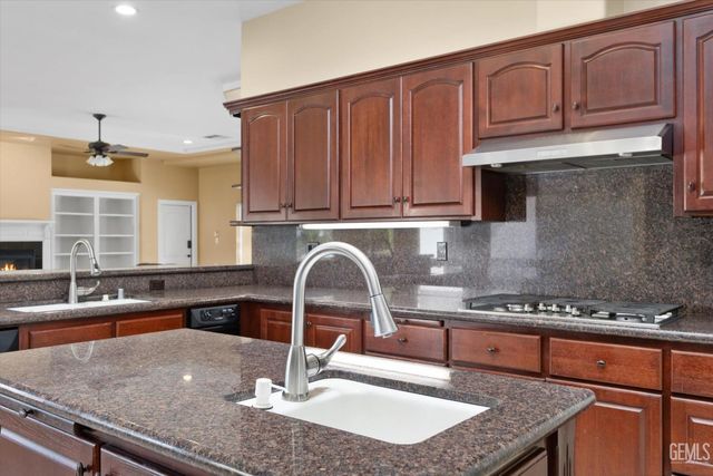 11101 Torbay Drive, Bakersfield, CA 93311