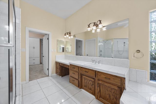 11101 Torbay Drive, Bakersfield, CA 93311