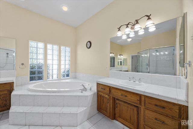 11101 Torbay Drive, Bakersfield, CA 93311