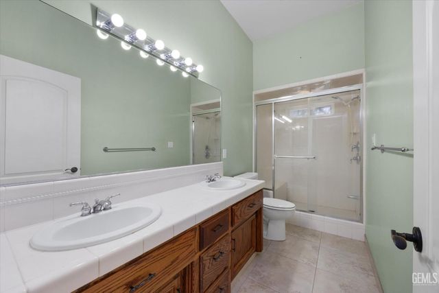 11101 Torbay Drive, Bakersfield, CA 93311