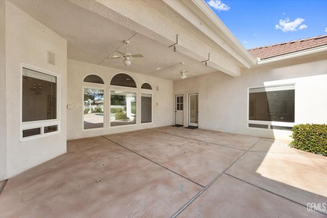 11101 Torbay Drive, Bakersfield, CA 93311