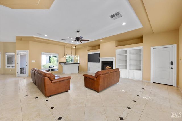 11101 Torbay Drive, Bakersfield, CA 93311