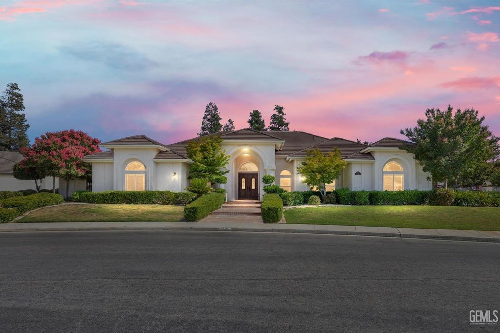 11101 Torbay Drive, Bakersfield, CA 93311