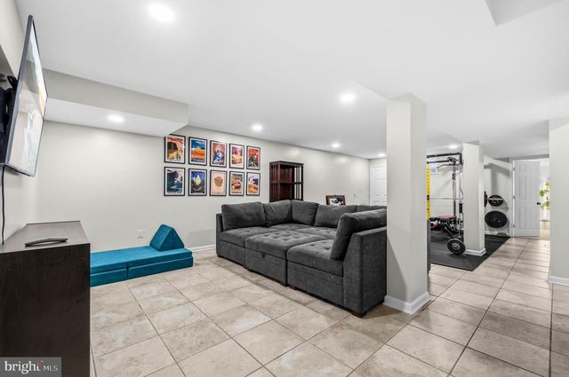 9595 LINDEN WOOD RD, Manassas, VA 20111