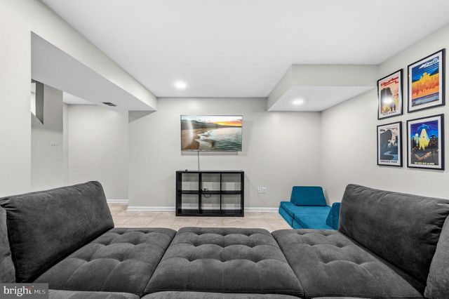 9595 LINDEN WOOD RD, Manassas, VA 20111