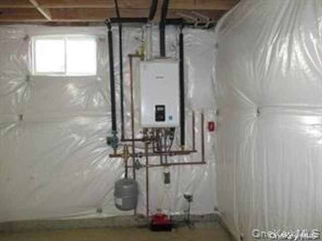 648 Bayview Avenue, Bellport, NY 11713