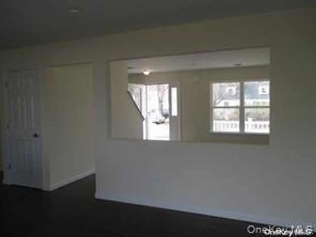 648 Bayview Avenue, Bellport, NY 11713
