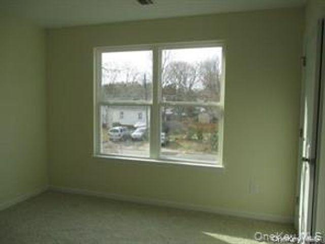 648 Bayview Avenue, Bellport, NY 11713