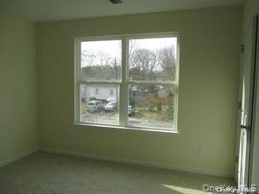 648 Bayview Avenue, Bellport, NY 11713 — photo 5