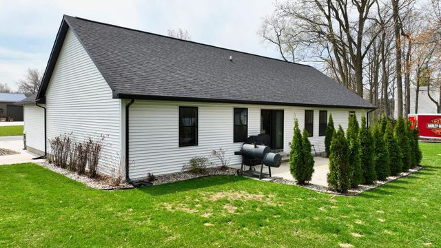 1266 Freeland Road, Bay City, MI 48706