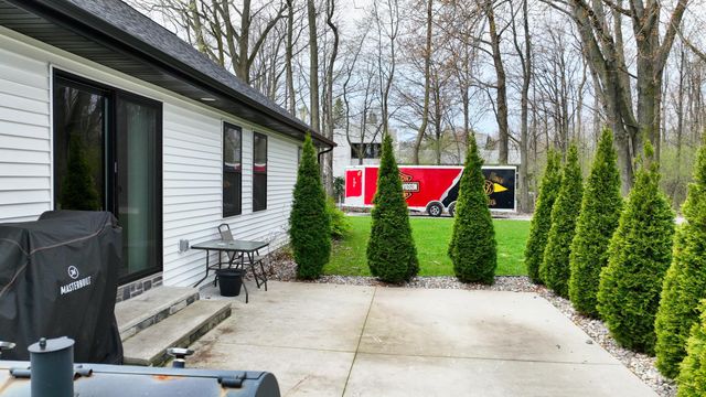 1266 Freeland Road, Bay City, MI 48706